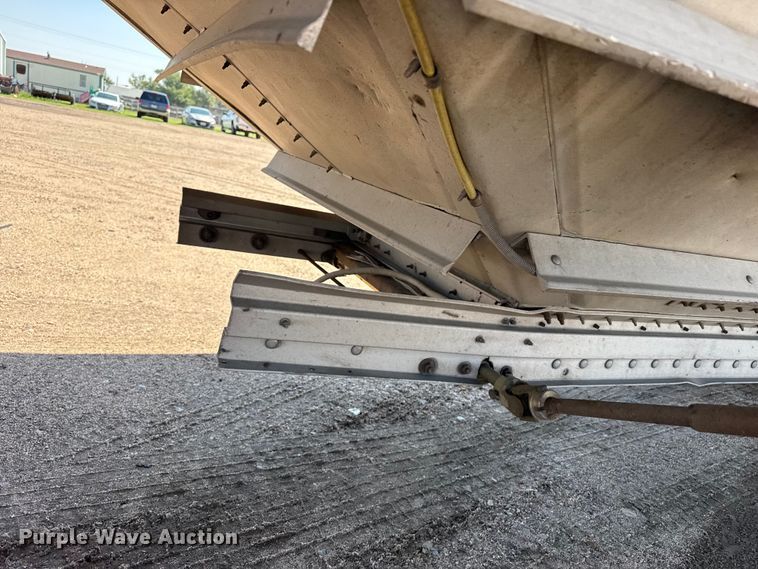 image for item EW4254 2017 Wilson DWH-650 grain trailer