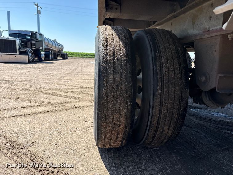 image for item EW4254 2017 Wilson DWH-650 grain trailer