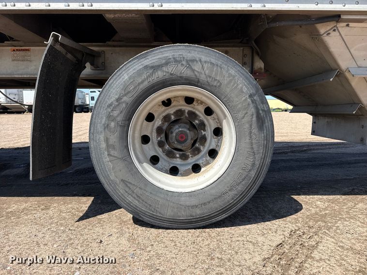 image for item EW4254 2017 Wilson DWH-650 grain trailer