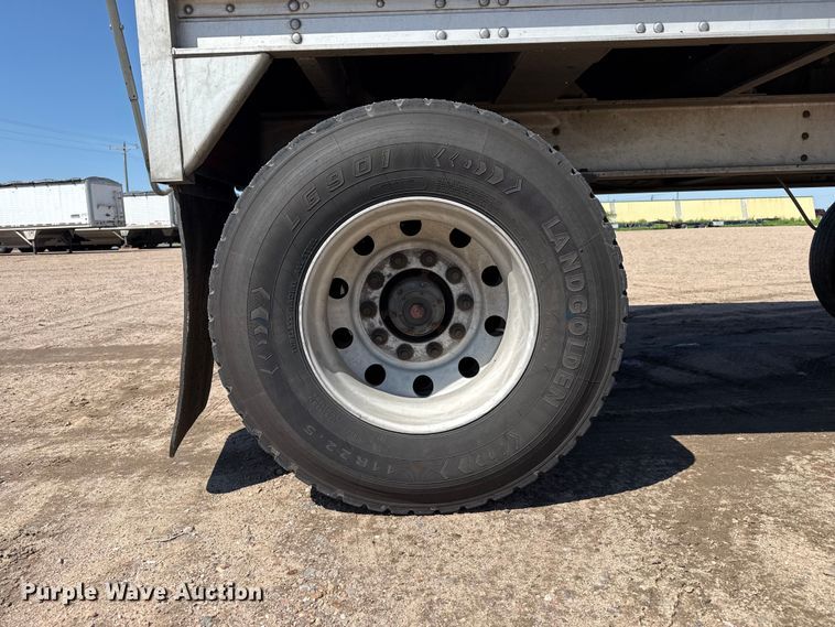 image for item EW4254 2017 Wilson DWH-650 grain trailer