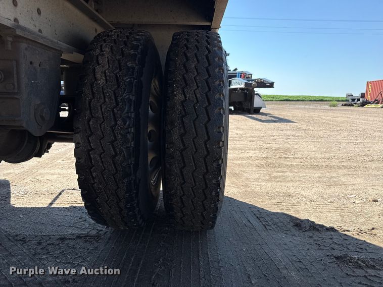 image for item EW4254 2017 Wilson DWH-650 grain trailer