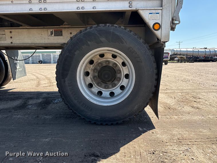 image for item EW4254 2017 Wilson DWH-650 grain trailer