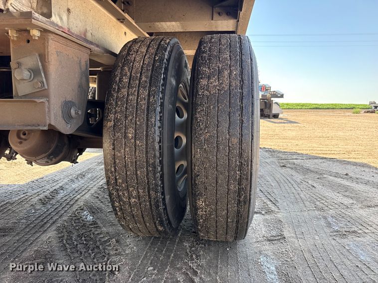 image for item EW4254 2017 Wilson DWH-650 grain trailer