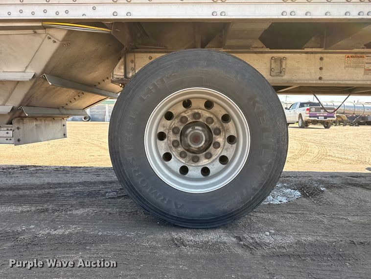 image for item EW4254 2017 Wilson DWH-650 grain trailer