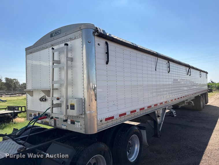2024 Wilson DWH-750 grain trailer