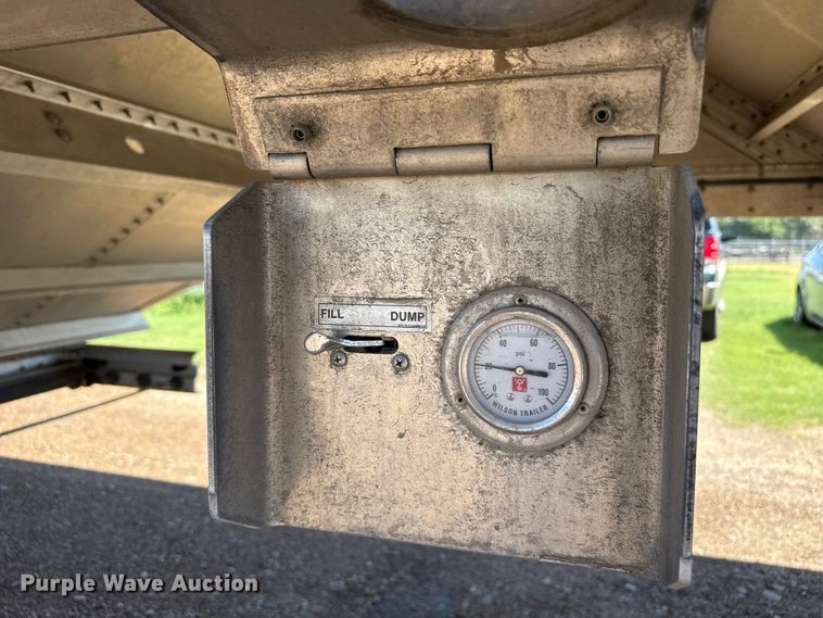 image for item EW4255 2024 Wilson DWH-750 grain trailer