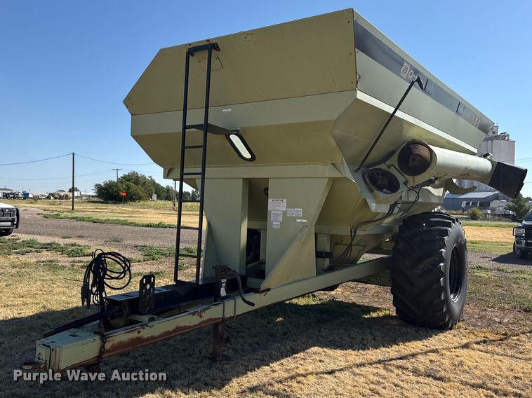 Orthman 1096 grain cart