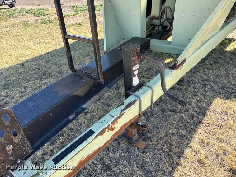 image for item EW4259 Orthman 1096 grain cart