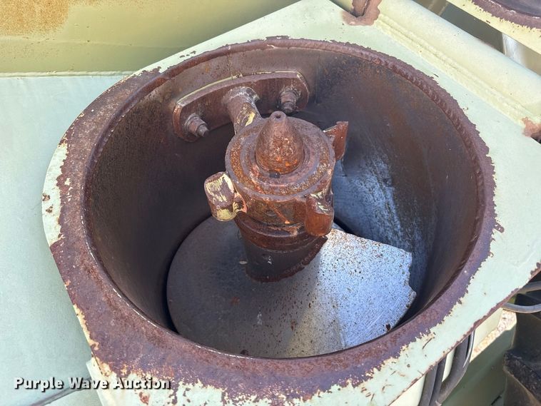 image for item EW4259 Orthman 1096 grain cart