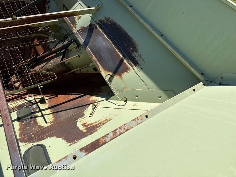 image for item EW4259 Orthman 1096 grain cart