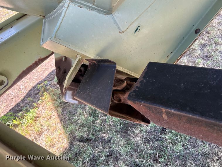 image for item EW4259 Orthman 1096 grain cart