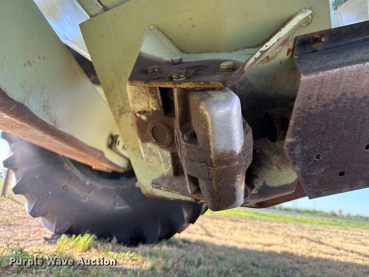 image for item EW4259 Orthman 1096 grain cart