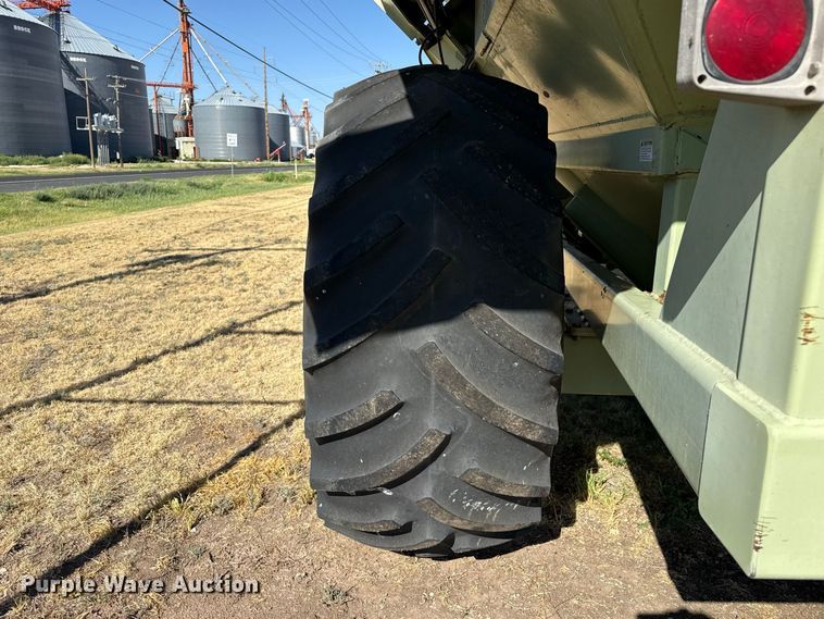 image for item EW4259 Orthman 1096 grain cart