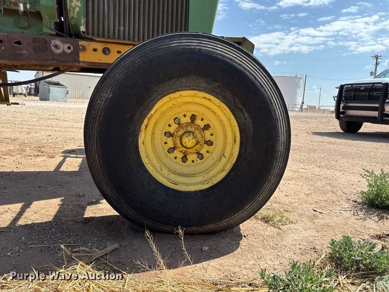 image for item EW4270 1980 John Deere 4440 tractor