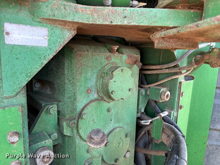 image for item EW4271 1993 John Deere 8770 4WD tractor