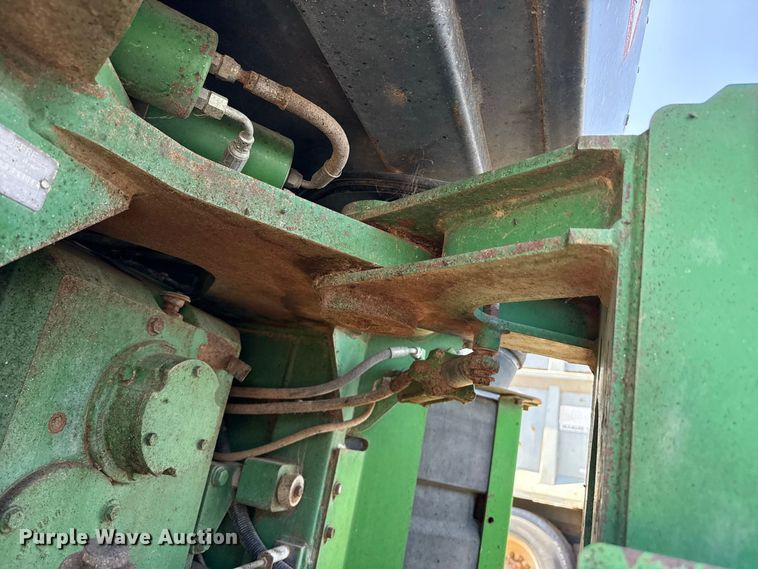 image for item EW4271 1993 John Deere 8770 4WD tractor