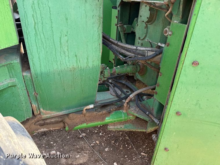 image for item EW4271 1993 John Deere 8770 4WD tractor