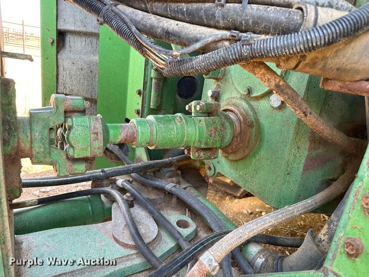 image for item EW4271 1993 John Deere 8770 4WD tractor