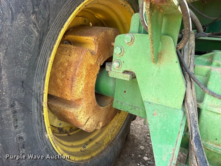 image for item EW4271 1993 John Deere 8770 4WD tractor