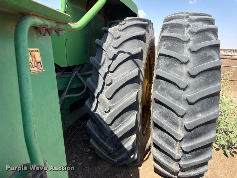 image for item EW4271 1993 John Deere 8770 4WD tractor