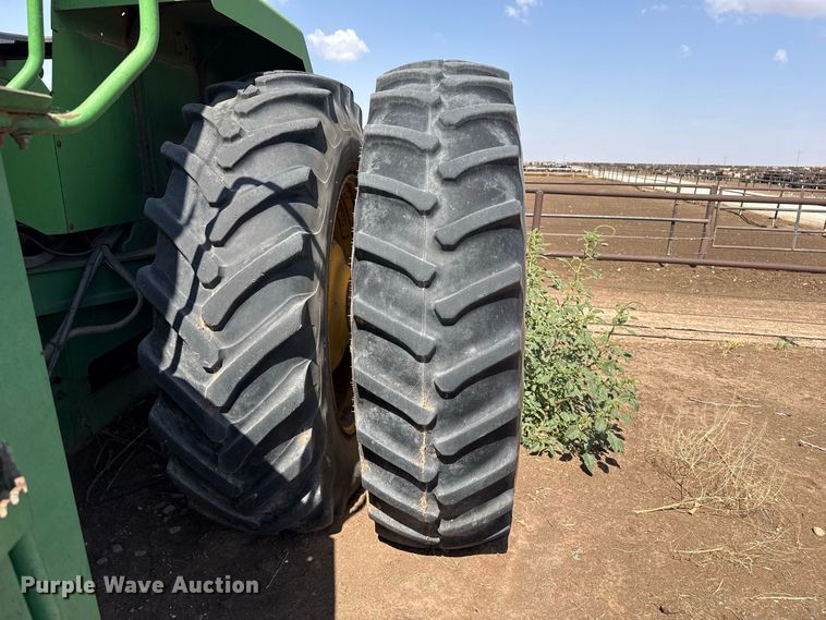 image for item EW4271 1993 John Deere 8770 4WD tractor