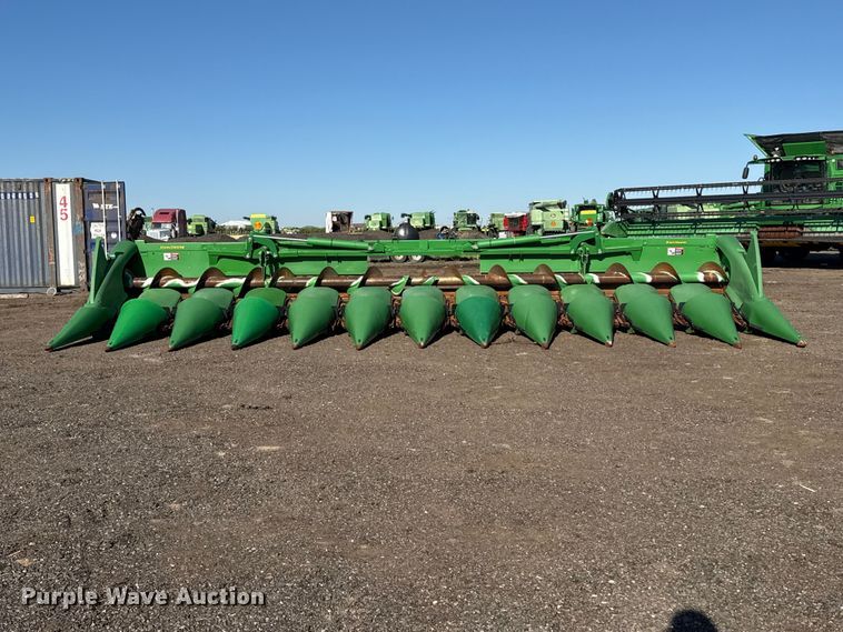 image for item EW4281 2018 John Deere 712C corn head