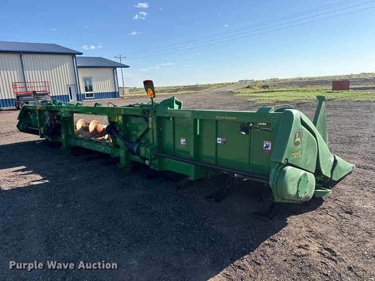 image for item EW4281 2018 John Deere 712C corn head