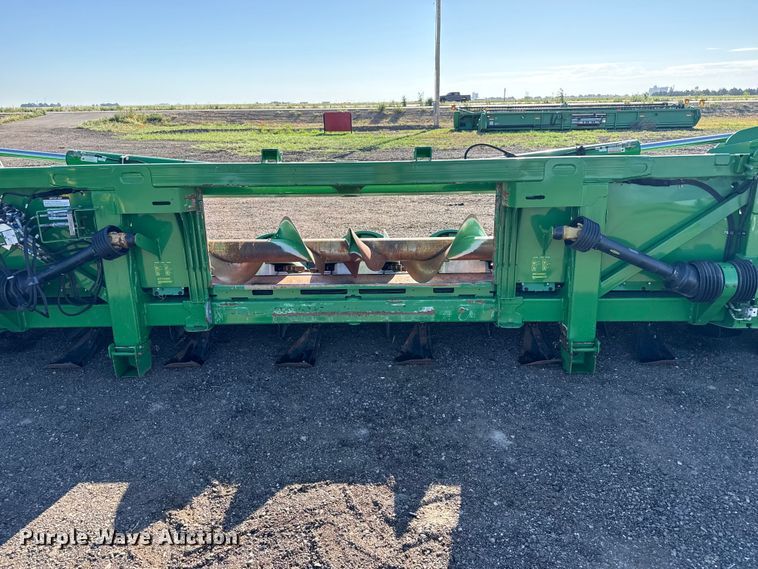 image for item EW4281 2018 John Deere 712C corn head