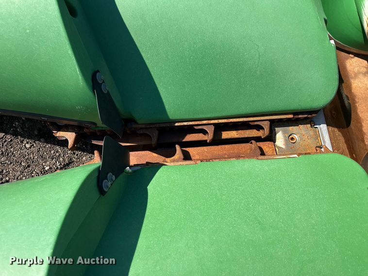image for item EW4281 2018 John Deere 712C corn head