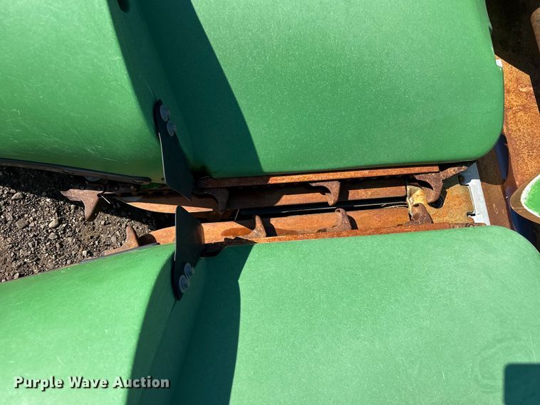image for item EW4281 2018 John Deere 712C corn head