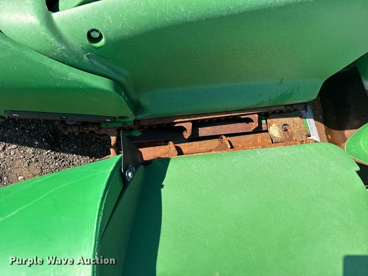 image for item EW4281 2018 John Deere 712C corn head