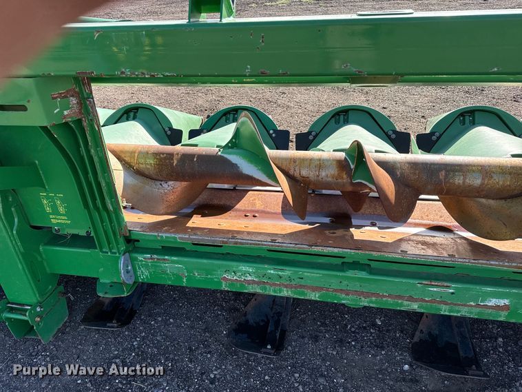 image for item EW4281 2018 John Deere 712C corn head