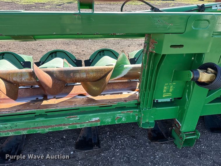image for item EW4281 2018 John Deere 712C corn head