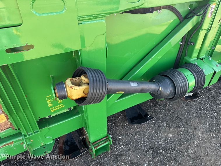 image for item EW4281 2018 John Deere 712C corn head