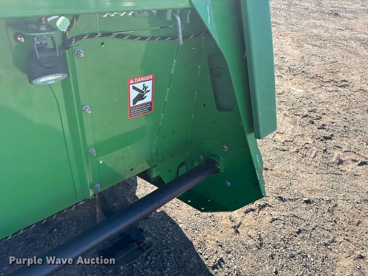 image for item EW4281 2018 John Deere 712C corn head