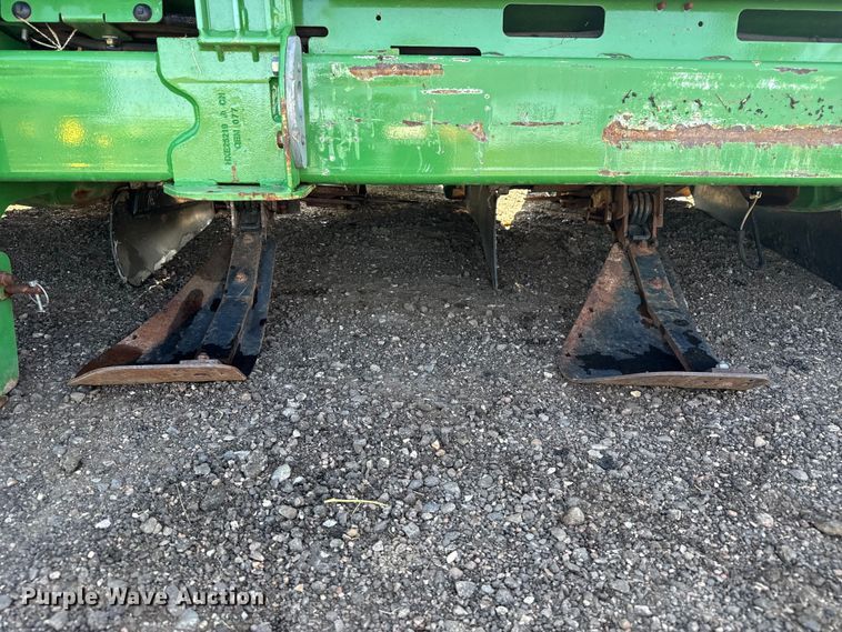 image for item EW4281 2018 John Deere 712C corn head
