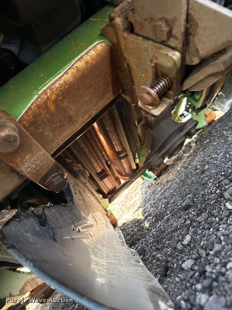 image for item EW4281 2018 John Deere 712C corn head