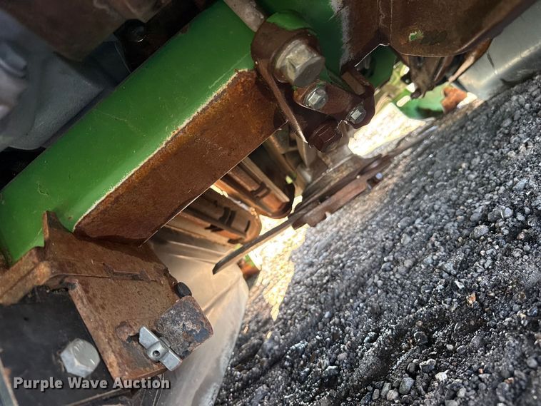 image for item EW4281 2018 John Deere 712C corn head