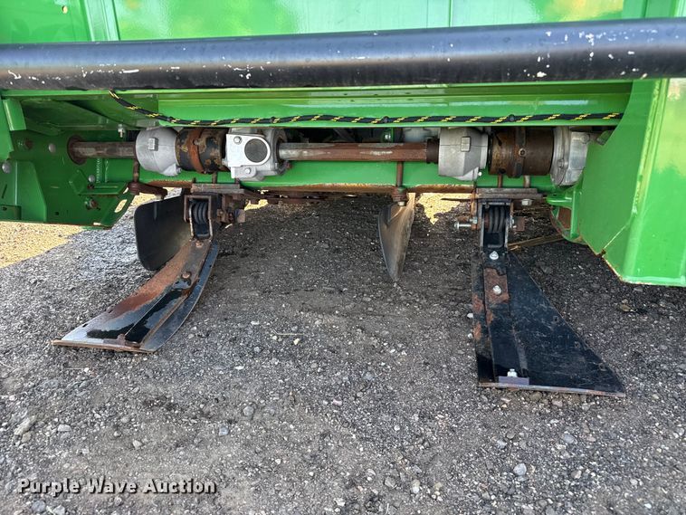 image for item EW4281 2018 John Deere 712C corn head