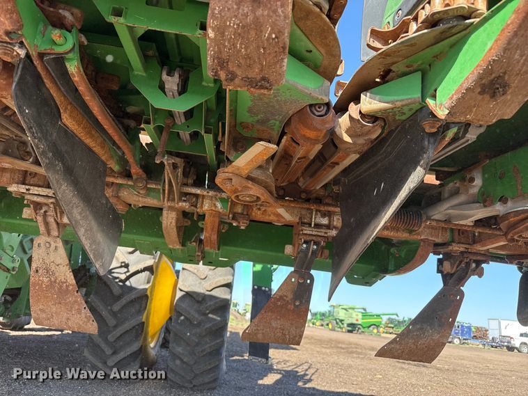 image for item EW4281 2018 John Deere 712C corn head