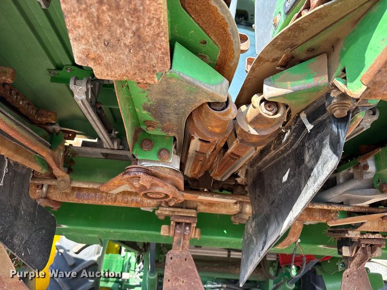 image for item EW4281 2018 John Deere 712C corn head