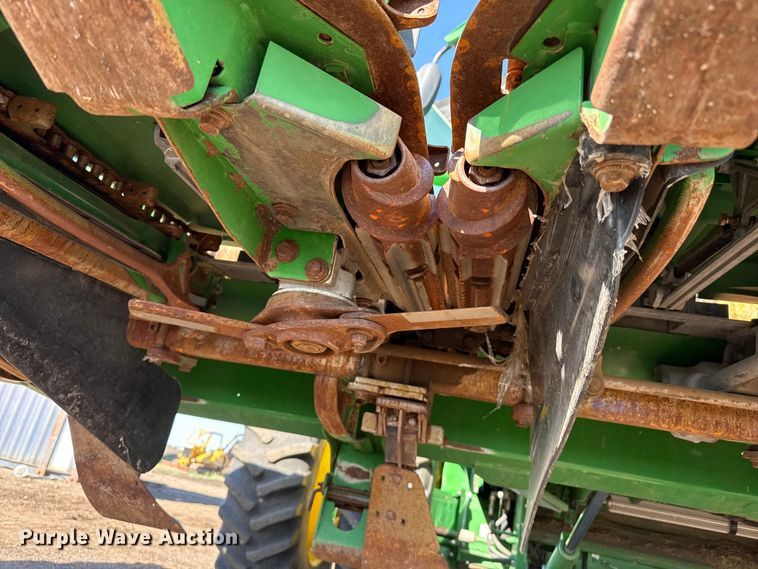image for item EW4281 2018 John Deere 712C corn head
