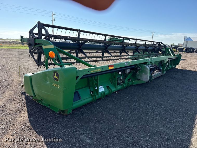 image for item EW4282 2012 John Deere 635FD HydraFlex flex draper head