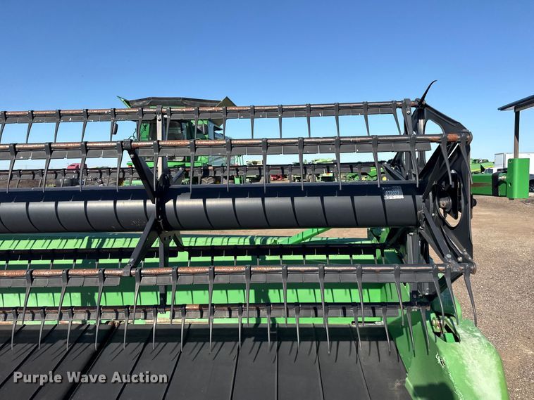 image for item EW4282 2012 John Deere 635FD HydraFlex flex draper head