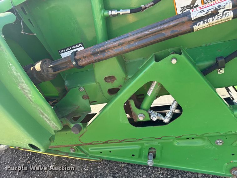 image for item EW4282 2012 John Deere 635FD HydraFlex flex draper head