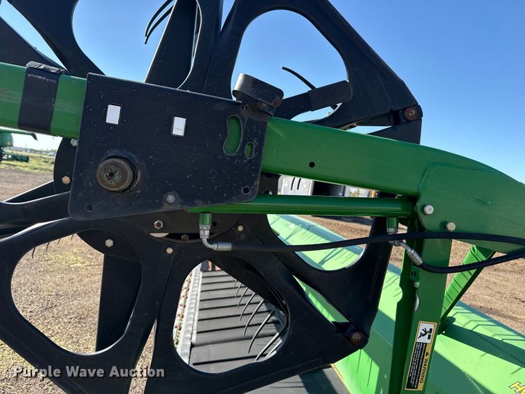 image for item EW4282 2012 John Deere 635FD HydraFlex flex draper head