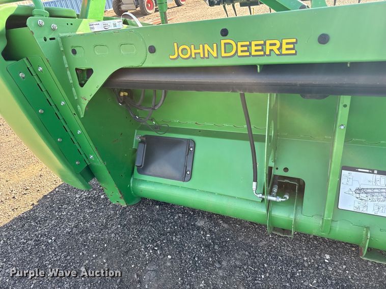 image for item EW4282 2012 John Deere 635FD HydraFlex flex draper head