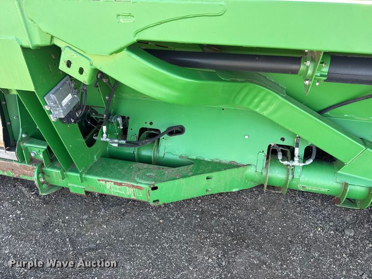 image for item EW4282 2012 John Deere 635FD HydraFlex flex draper head