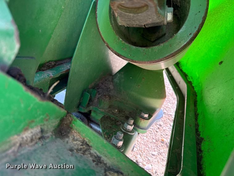 image for item EW4282 2012 John Deere 635FD HydraFlex flex draper head