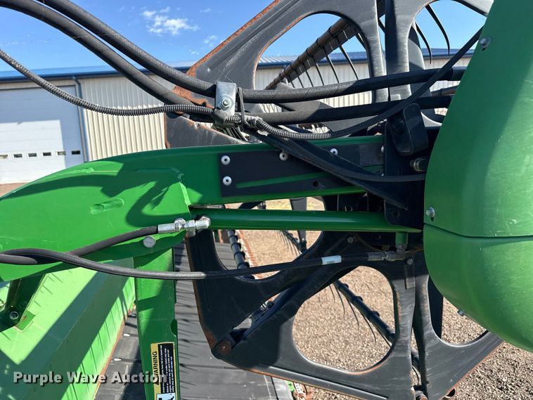 image for item EW4282 2012 John Deere 635FD HydraFlex flex draper head